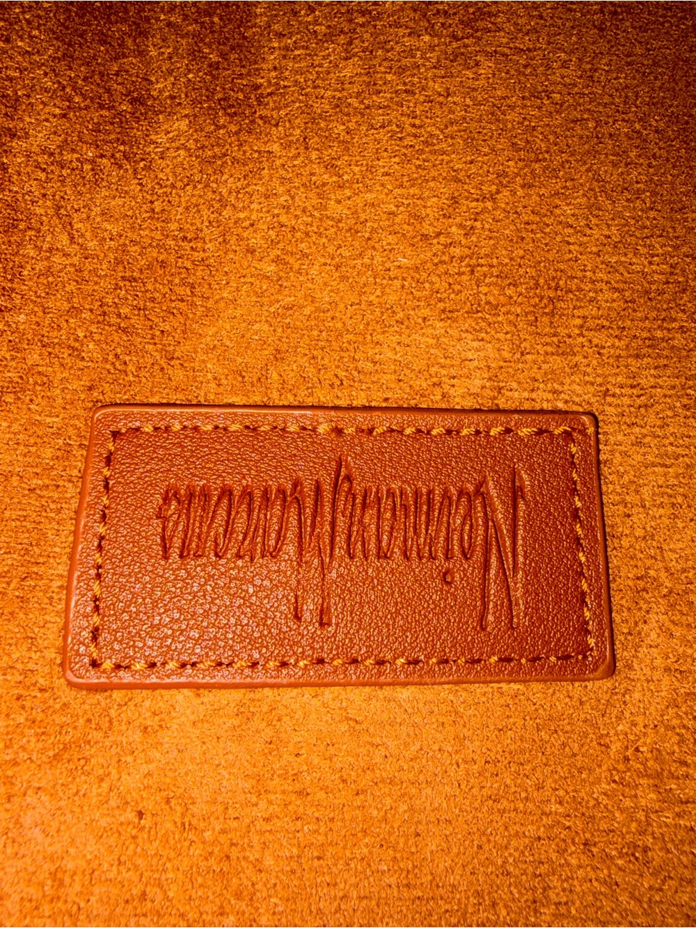 New without Tags Neiman Marcus minimalist hobo shoulder bag - Picture 6 of 7